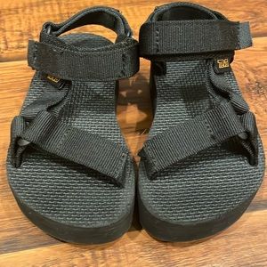 Teva sandals for toddler size 9